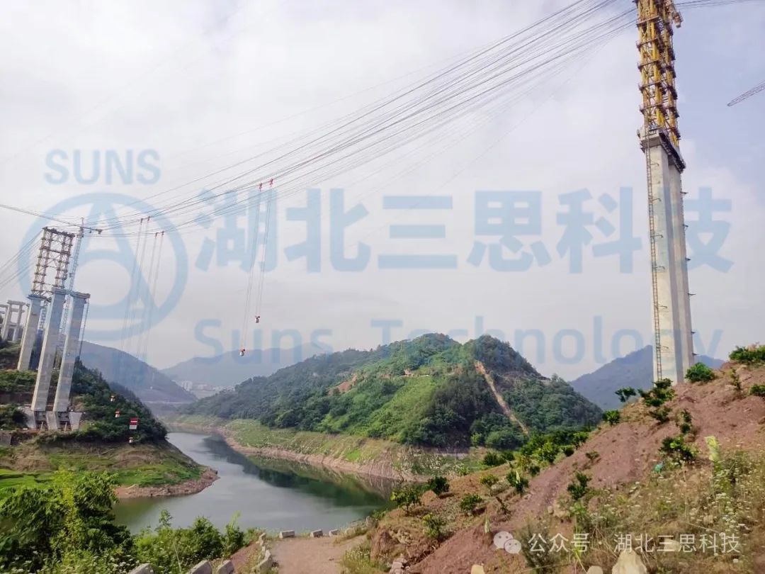 重慶磨刀溪特大(dà)橋纜索吊集中控制系統正式投入使用，爲(wéi / wèi)智能化安全管